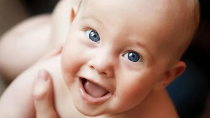 Bebeklerin Göz ve Saç Rengi Ne Zaman Belli Olur